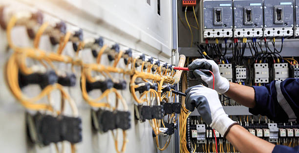 Professional Electrician technician working in Berne, IN